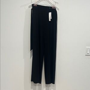 T Tahari Classic Black Straight Leg Pants with belt medium women’s new w tags